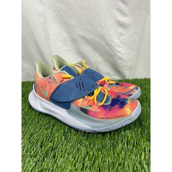 Size 8.5 - CLEAN Nike Kyrie‎ 3 Low Tie-Dye - Picture 1 of 9